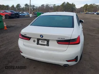 2022 BMW 3 Series 330i xDrive with VIN 3MW5R7J07N8C22774, listed as a IAAI auction lot 41649369 with 22,956 mi miles. Bid and sale history available at carsss.com. Image 16.