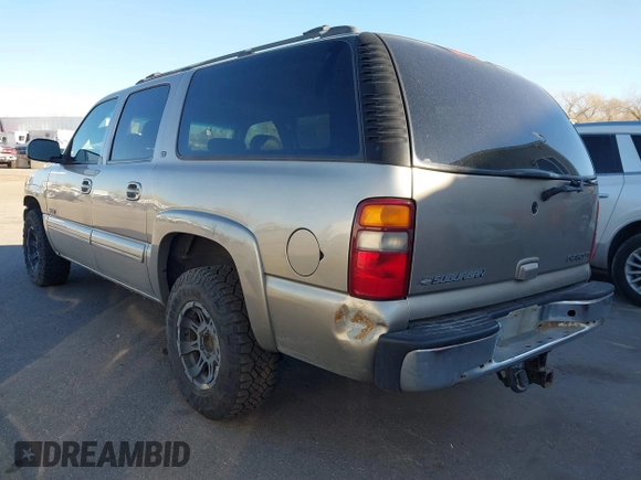 2000 Chevrolet Suburban LT with VIN 3GNFK16T6YG196374, listed as a IAAI auction lot 41820977 with 155,242 mi miles. Bid and sale history available at carsss.com. Image 3.