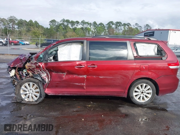 2013 Toyota Sienna XLE with VIN 5TDDK3DC0DS052412, listed as a IAAI auction lot 41850630 with Not Provided miles and . Bid and sale history available at DreamBid. Image 14.