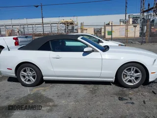 2014 Ford Mustang V6 with VIN 1ZVBP8EM9E5297226, listed as a IAAI auction lot 41627327 with 141,750 mi miles. Bid and sale history available at carsss.com. Image 13.