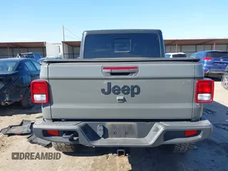 2020 Jeep Gladiator Sport S with VIN 1C6JJTAG6LL190749, listed as a IAAI auction lot 41401209 with 97,292 mi miles and . Bid and sale history available at DreamBid. Image 16.