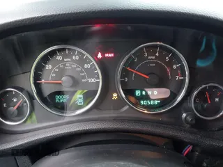 2018 Jeep Wrangler JK Unlimited Sport S with VIN 1C4BJWDG0JL847049, listed as a IAAI auction lot 41218525 with 90,588 mi miles. Bid and sale history available at carsss.com. Image 7.