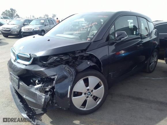 2014 BMW i3 with VIN WBY1Z4C53EV272852, listed as a IAAI auction lot 40131624 with 38,490 mi miles. Bid and sale history available at carsss.com. Image 2.
