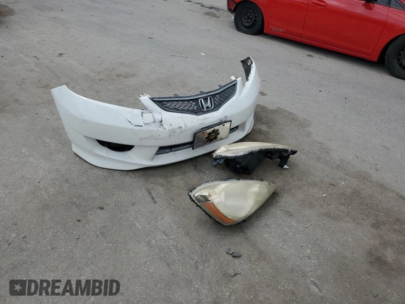 2009 Honda Fit Sport с VIN JHMGE88499S045198, выставлен на аукционе Copart как лот 59774705 с пробегом 166 930 миль миль и На запчасти • Non repairable. История ставок и продаж доступна на DreamBid. Изображение 13.