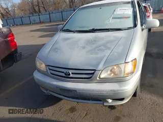 2002 Toyota Sienna LE with VIN 4T3ZF13C62U427621, listed as a IAAI auction lot 41046114 with 273,301 mi miles. Bid and sale history available at carsss.com. Image 6.