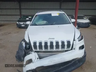 2017 Jeep Cherokee Latitude with VIN 1C4PJMCS3HD235562, listed as a IAAI auction lot 42203685 with 61,055 mi miles and . Bid and sale history available at DreamBid. Image 12.