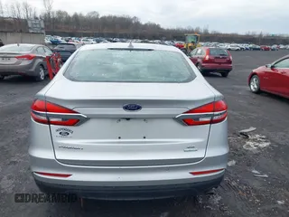 2019 Ford Fusion SE with VIN 3FA6P0HD7KR245691, listed as a IAAI auction lot 42023751 with 32,622 mi miles. Bid and sale history available at carsss.com. Image 16.