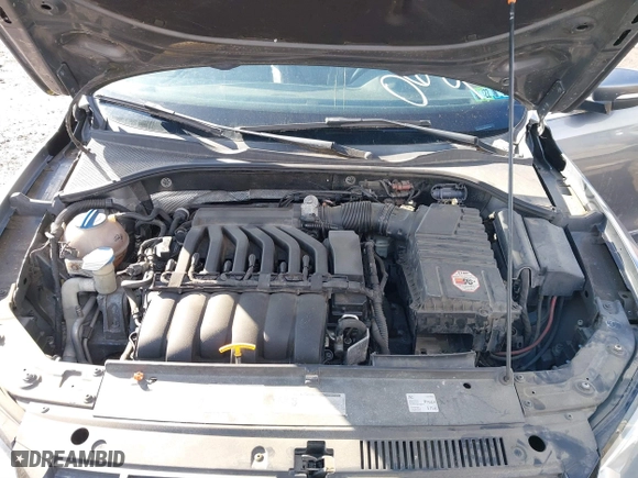 2013 Volkswagen Passat SEL Premium with VIN 1VWCM7A32DC063184, listed as a IAAI auction lot 41505096 with 121,482 mi miles. Bid and sale history available at carsss.com. Image 10.