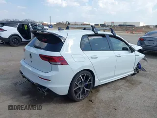 2024 Volkswagen Golf z VIN WVWEB7CD3RW120585, wystawiony jako IAAI lot #41885117 z przebiegiem Nie podano mil oraz . Historia ofert i sprzedaży dostępna na DreamBid. Obrazek 4.