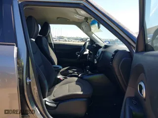 2015 Kia Soul with VIN KNDJN2A26F7170624, listed as a IAAI auction lot 41714567 with 176,135 mi miles. Bid and sale history available at carsss.com. Image 5.