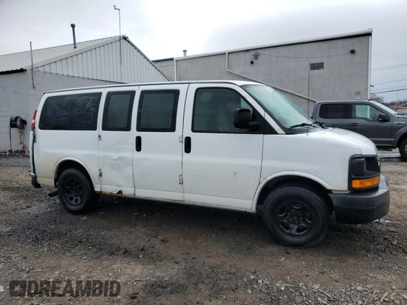 2009 Chevrolet Express Cargo z VIN 1GCFG15X391111893, wystawiony jako Copart lot #49842715 z przebiegiem 260 105 mil mil oraz Szkoda całkowita • Salvage title. Historia ofert i sprzedaży dostępna na DreamBid. Obrazek 4.