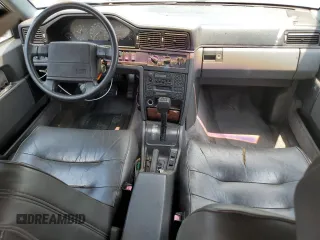 1989 Volvo 760 z VIN YV1GA8748K0068031, wystawiony jako Copart lot #62872354 z przebiegiem 162 923 mil mil oraz Tytuł czysty. Historia ofert i sprzedaży dostępna na DreamBid. Obrazek 8.