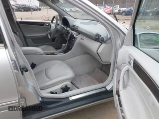 2005 Mercedes-Benz C 240 with VIN WDBRF81J35F595375, listed as a IAAI auction lot 41723426 with 166,890 mi miles and . Bid and sale history available at DreamBid. Image 5.
