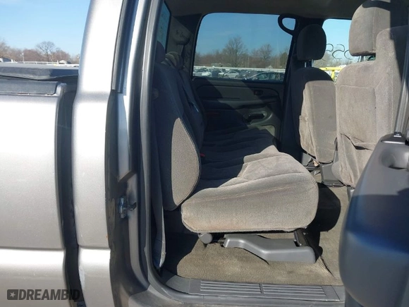 2006 Chevrolet Silverado 1500 LT2 with VIN 2GCEK13T361233699, listed as a IAAI auction lot 41781555 with NaN miles. Bid and sale history available at carsss.com. Image 8.