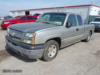 2003 Chevrolet Silverado 1500 LS with VIN 2GCEC19V231178471, listed as a IAAI auction lot 42085646 with 200,584 mi miles. Bid and sale history available at carsss.com. Image 2.