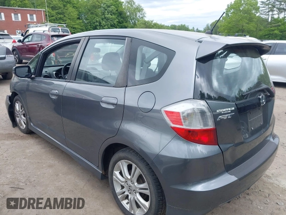 2011 Honda Fit Sport z VIN JHMGE8H53BS004872, wystawiony jako IAAI lot #42290323 z przebiegiem 145 685 mil mil oraz . Historia ofert i sprzedaży dostępna na DreamBid. Obrazek 3.