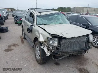 2010 Ford Escape XLT with VIN 1FMCU0DG8AKA72011, listed as a IAAI auction lot 41892681 with 198,152 mi miles. Bid and sale history available at carsss.com. Image 1.