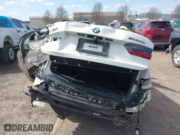 2020 BMW 3 Series M340i xDrive with VIN WBA5U9C01LFH03344, listed as a IAAI auction lot 41966009 with 40,976 mi miles and . Bid and sale history available at DreamBid. Image 15.