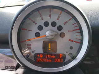 2007 MINI Hardtop with VIN WMWMF33527TT54584, listed as a IAAI auction lot 42166126 with 85,978 mi miles and . Bid and sale history available at DreamBid. Image 7.