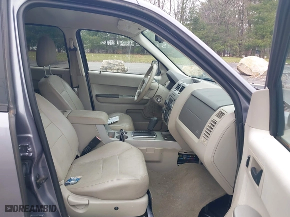 2008 Ford Escape XLT with VIN 1FMCU93Z28KC63389, listed as a IAAI auction lot 41957680 with 178,751 mi miles. Bid and sale history available at carsss.com. Image 5.