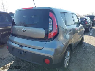 2017 Kia Soul with VIN KNDJN2A28H7495648, listed as a IAAI auction lot 41762986 with 83,968 mi miles. Bid and sale history available at carsss.com. Image 4.