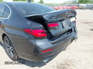2021 BMW 5 Series 530i xDrive с VIN WBA13BJ04MCF43555, выставлен на аукционе IAAI как лот 42169253 с пробегом 43 501 миль миль и . История ставок и продаж доступна на DreamBid. Изображение 18.