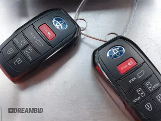 2025 Toyota Sienna XSE z VIN 5TDCSKFCXSS156213, wystawiony jako IAAI lot #42323480 z przebiegiem 10 011 mil mil oraz . Historia ofert i sprzedaży dostępna na DreamBid. Obrazek 11.