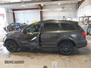 2015 Audi Q7 3.0T S line Prestige with VIN WA1DGAFE1FD014555, listed as a IAAI auction lot 41176881 with 149,546 mi miles. Bid and sale history available at carsss.com. Image 14.