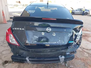 2016 Nissan Versa S z VIN 3N1CN7AP9GL843892, wystawiony jako IAAI lot #41727069 z przebiegiem 130 035 mil mil oraz . Historia ofert i sprzedaży dostępna na DreamBid. Obrazek 6.