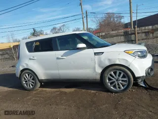 2018 Kia Soul + with VIN KNDJP3A52J7901598, listed as a IAAI auction lot 41875303 with 58,806 mi miles. Bid and sale history available at carsss.com. Image 13.