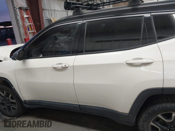2019 Jeep Compass Trailhawk with VIN 3C4NJDDB8KT668110, listed as a IAAI auction lot 41700848 with 75,855 mi miles and . Bid and sale history available at carsss.com. Image 15.