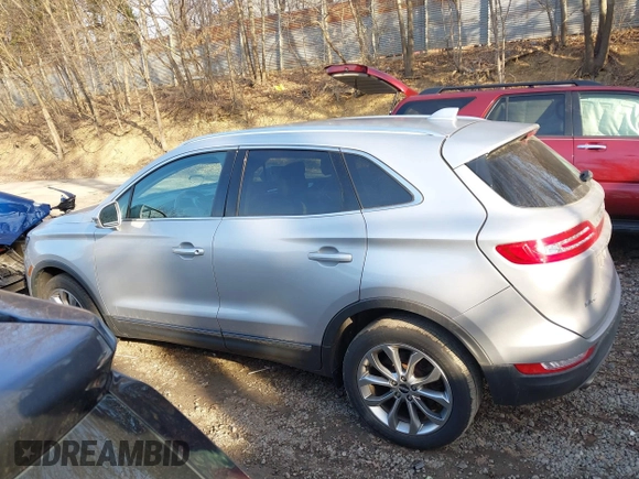 2019 Lincoln MKC Select with VIN 5LMCJ2D97KUL16479, listed as a IAAI auction lot 41789894 with 45,700 mi miles. Bid and sale history available at carsss.com. Image 14.