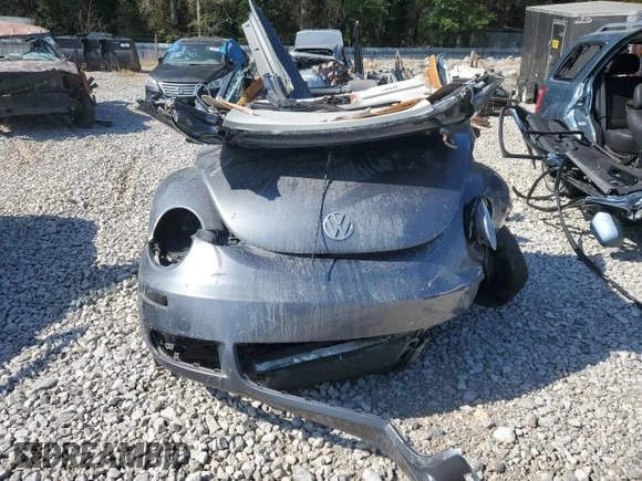 2006 Volkswagen Beetle z VIN 3VWRR31C26M401236, wystawiony jako Copart lot #72189394 z przebiegiem Nie podano mil oraz Szkoda całkowita • Salvage title. Historia ofert i sprzedaży dostępna na DreamBid. Obrazek 5.
