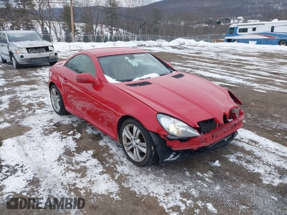 2011 Mercedes-Benz SLK 300 с VIN WDBWK5EA5BF235754, выставлен на аукционе IAAI как лот 41315732 с пробегом 105 347 миль миль и . История ставок и продаж доступна на DreamBid. Изображение 1.