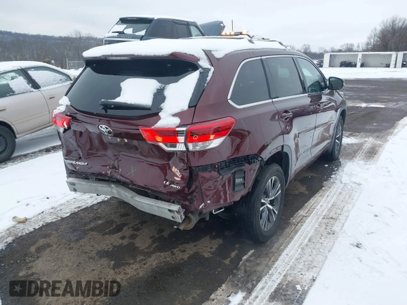 2018 Toyota Highlander LE с VIN 5TDBZRFH6JS903123, выставлен на аукционе IAAI как лот 41564004 с пробегом 109 852 миль миль и . История ставок и продаж доступна на DreamBid. Изображение 4.