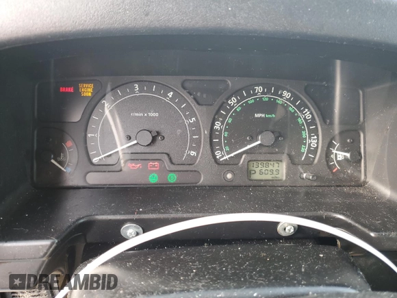 2004 Land Rover Discovery SE z VIN SALTW19494A839791, wystawiony jako Copart lot #45903105 z przebiegiem 139 847 mil mil oraz Czysty tytuł • Clean title. Historia ofert i sprzedaży dostępna na DreamBid. Obrazek 9.