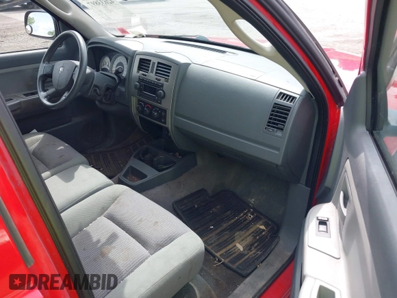 2007 Dodge Dakota SLT with VIN 1D7HW48N17S128373, listed as a IAAI auction lot 42633897 with 129,780 mi miles and . Bid and sale history available at DreamBid. Image 5.