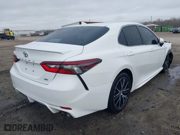 2021 Toyota Camry SE Nightshade with VIN 4T1T11AK7MU515295, listed as a IAAI auction lot 41440563 with 72,686 mi miles. Bid and sale history available at carsss.com. Image 4.