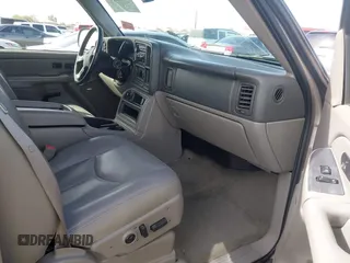 2004 GMC Yukon SLT with VIN 1GKEK13Z54R144181, listed as a IAAI auction lot 41702834 with 146,827 mi miles. Bid and sale history available at carsss.com. Image 5.