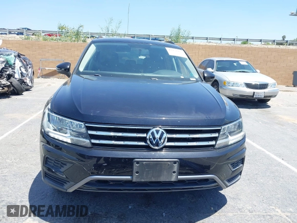 2019 Volkswagen Tiguan S с VIN 3VV1B7AX0KM027381, выставлен на аукционе IAAI как лот 42332275 с пробегом 48 632 миль миль и . История ставок и продаж доступна на DreamBid. Изображение 12.