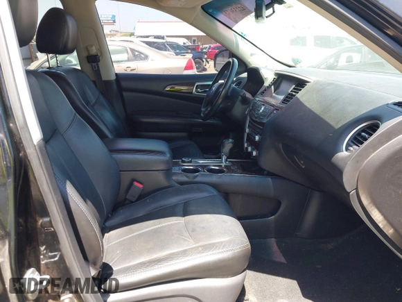 2014 Nissan Pathfinder SV z VIN 5N1AR2MMXEC684429, wystawiony jako IAAI lot #42233673 z przebiegiem 135 593 mil mil oraz . Historia ofert i sprzedaży dostępna na DreamBid. Obrazek 5.
