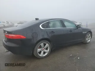 2018 Jaguar XF 25t with VIN SAJBR4FX9JCY69711, listed as a Copart auction lot 83402824 with 80,858 mi miles and Salvage Title. Bid and sale history available at carsss.com. Image 3.