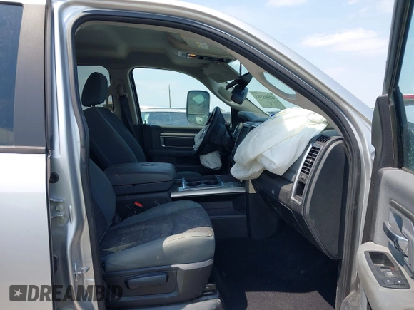 2015 Ram 2500 SLT with VIN 3C6UR5ML9FG611388, listed as a IAAI auction lot 42045503 with 164,547 mi miles and . Bid and sale history available at DreamBid. Image 5.