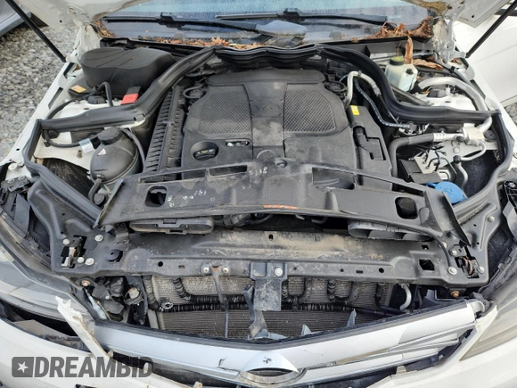 2013 Mercedes-Benz C 300 Sport with VIN WDDGF8AB0DR295586, listed as a Copart auction lot 61838225 with 138,566 mi miles and Clean title. Bid and sale history available at DreamBid. Image 11.