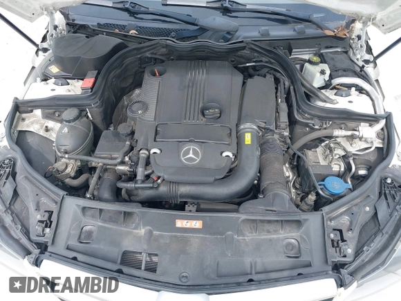 2013 Mercedes-Benz C 250 z VIN WDDGJ4HB7DG050891, wystawiony jako IAAI lot #39092790 z przebiegiem 105 411 mil mil oraz . Historia ofert i sprzedaży dostępna na DreamBid. Obrazek 10.