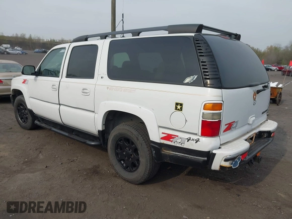 2004 Chevrolet Suburban Z71 with VIN 3GNFK16ZX4G103404, listed as a IAAI auction lot 42100161 with 321,012 mi miles. Bid and sale history available at carsss.com. Image 3.