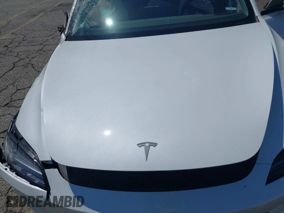2025 Tesla Model 3 Long Range z VIN 5YJ3E1EA1SF876795, wystawiony jako IAAI lot #41967853 z przebiegiem 8 328 mil mil oraz . Historia ofert i sprzedaży dostępna na DreamBid. Obrazek 10.