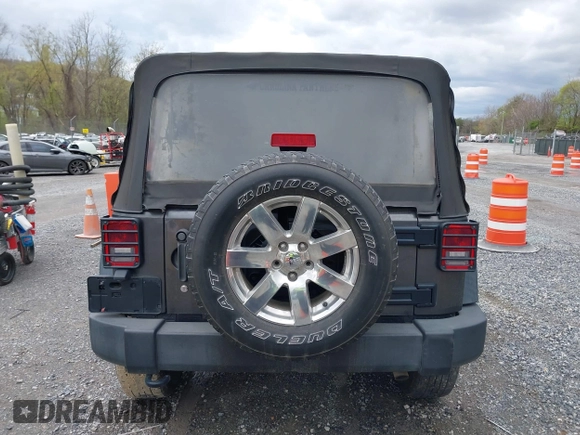 2018 Jeep Wrangler JK Unlimited Sport S with VIN 1C4BJWDG8JL895981, listed as a IAAI auction lot 42048316 with 95,457 mi miles. Bid and sale history available at carsss.com. Image 15.
