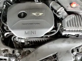 2017 MINI Hardtop Cooper with VIN WMWXP5C53H3C63916, listed as a Copart auction lot 66859515 with 126,692 mi miles and Salvage title. Bid and sale history available at DreamBid. Image 13.