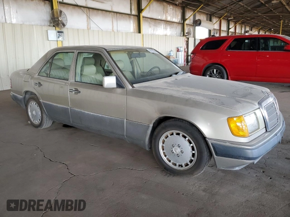 1990 Mercedes-Benz 300 with VIN WDBEA26D3LB134095, listed as a Copart auction lot 86105544 with 143,785 mi miles and Clean Title. Bid and sale history available at DreamBid. Image 4.